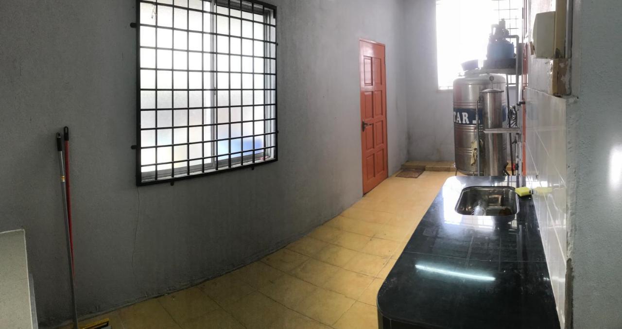 Ruhani Homestay 3 Kb - 4 Bedroom Fully Airconditioned With Wifi & Netflix Kota Bharu Exterior photo