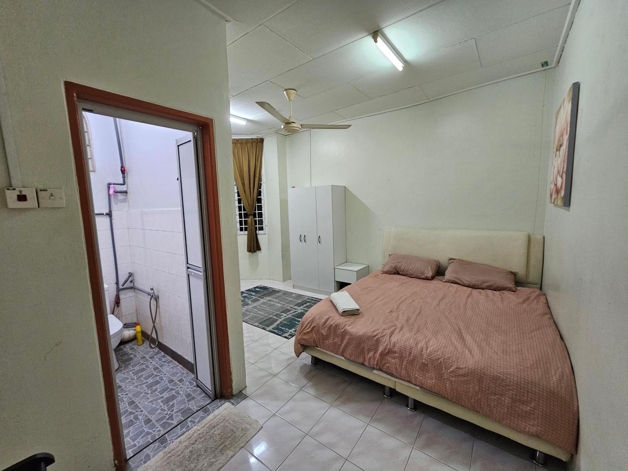 Ruhani Homestay 3 Kb - 4 Bedroom Fully Airconditioned With Wifi & Netflix Kota Bharu Exterior photo
