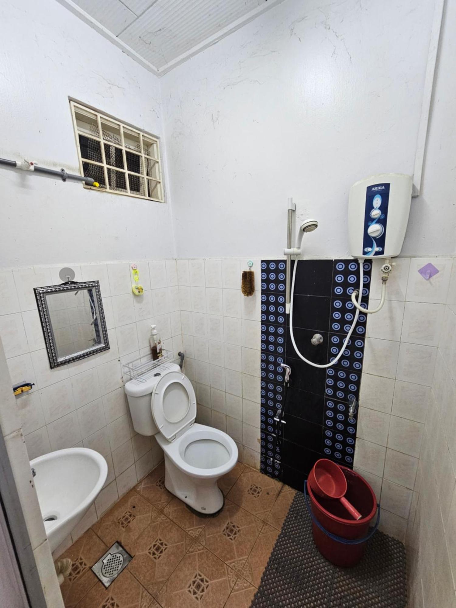 Ruhani Homestay 3 Kb - 4 Bedroom Fully Airconditioned With Wifi & Netflix Kota Bharu Exterior photo